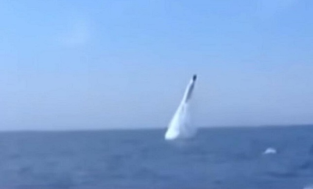 Cеверна Кореја лансирала балистичка ракета од подморница: Проектилот прелетал 600 километри на височина од 60 километри