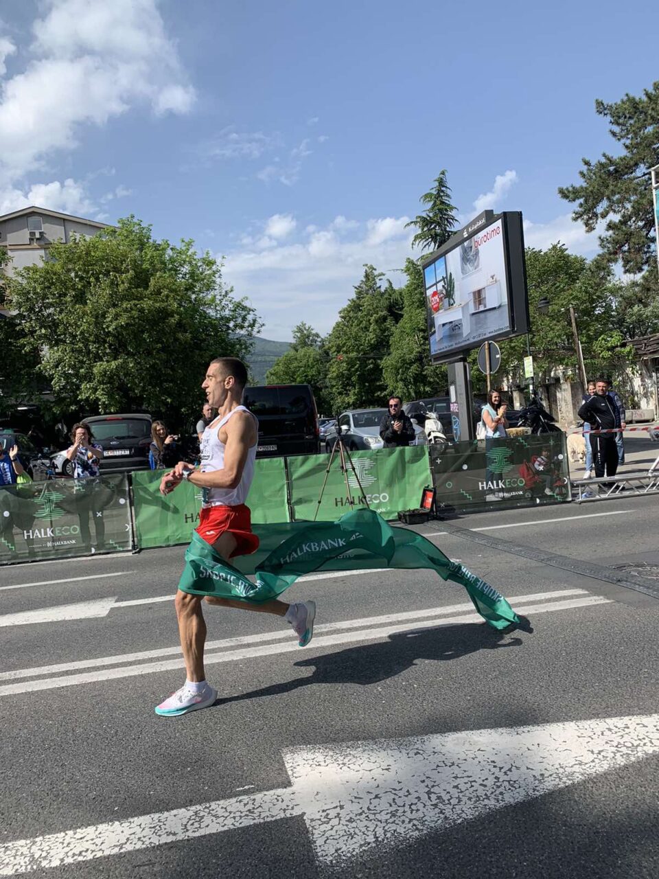 Дарио Ивановски постави нов рекорд на „Скопје трча 10км“