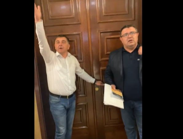Диктатурата на ДУИ/СДСМ – Талат Џафери ги заклучи пратениците во собраниската сала