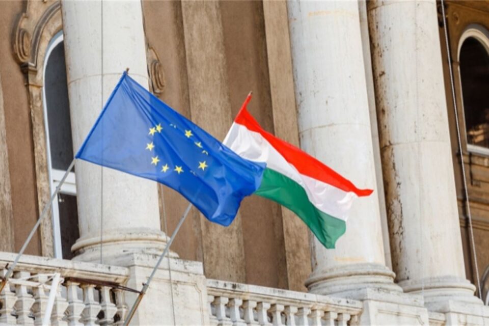 Унгарија со предупредување до ЕУ: „Луѓе, вразумете се“
