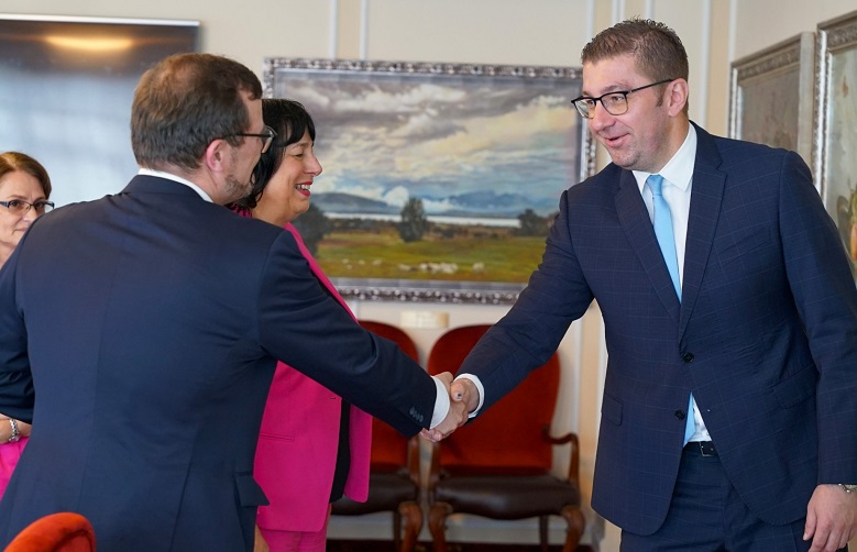 Мицкоски на средба со европратеничката Марион Валсман и претставникот на КАС, Даниел Браун