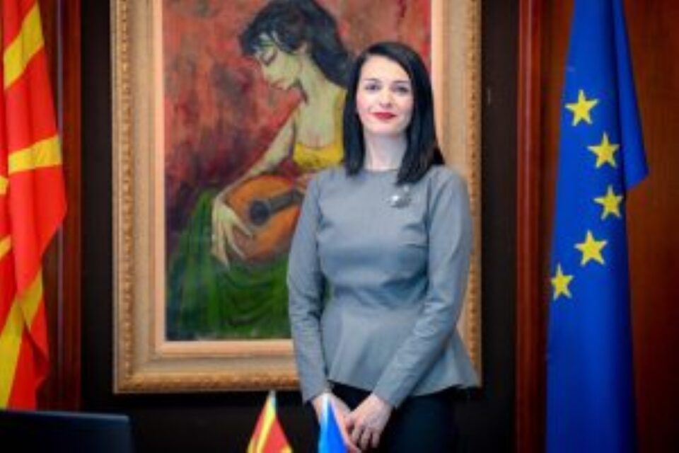 Костадиновска-Стојчевска: Младите да ги вклучиме во сите процеси и да дадеме можност македонското културно наследство уште повеќе да им се доближи