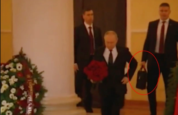 Мистериозниот полковник кој ја носеше нуклеарната актовка на Путин пронајден речиси мртов со прострелни рани
