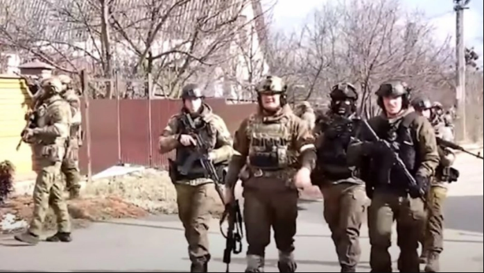 Кадиров објави видео од борбите: Чеченските борци во битка со украински националисти и полски платеници