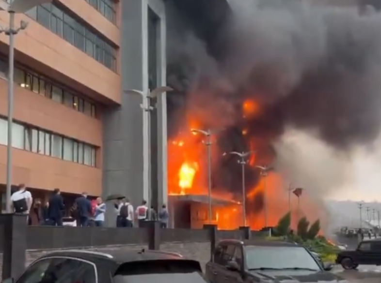 Голем пожар во Москва, гори деловен центар