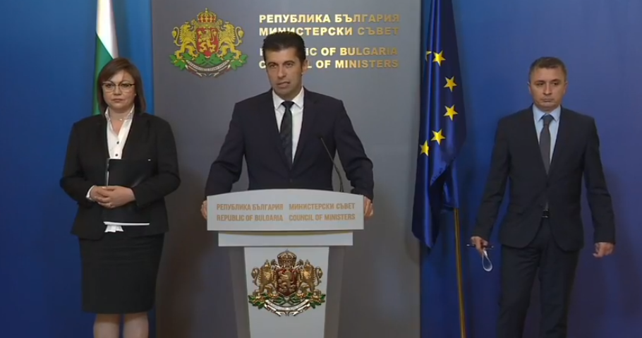 Петков: Денеска се дискутира за Македонија за да се одвлече вниманието од откритието дека Министерството за регионален развој бара 2,5 милијарди лева од буџетот за дивоградби