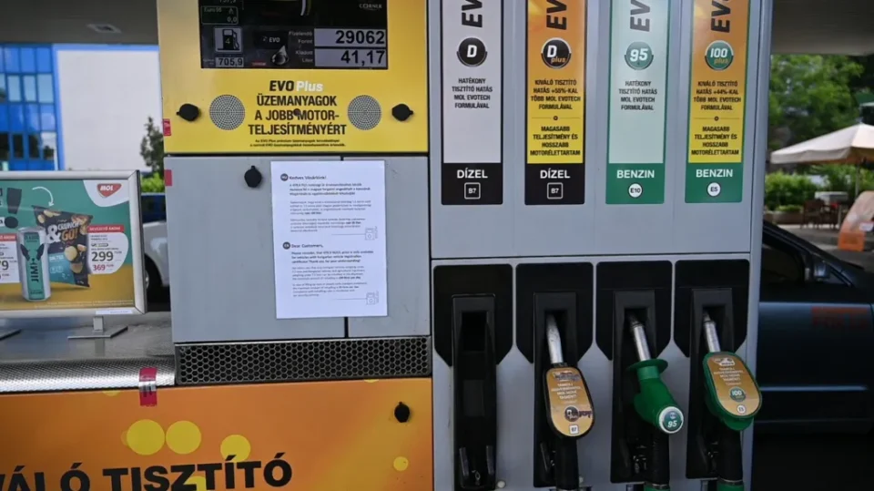 Унгарската Влада го продолжи ограничувањето за цените на горивата и храната