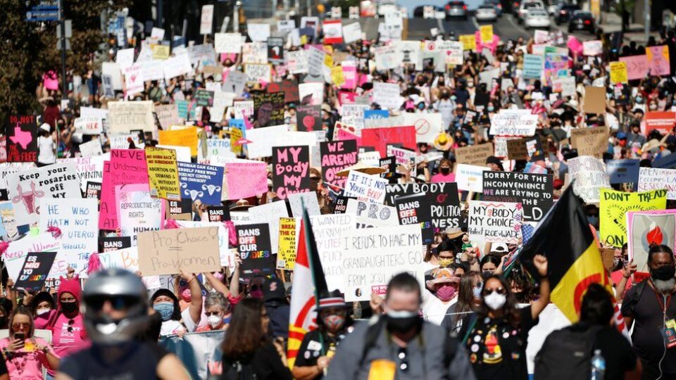 Масовни протести во САД против забраната на абортус