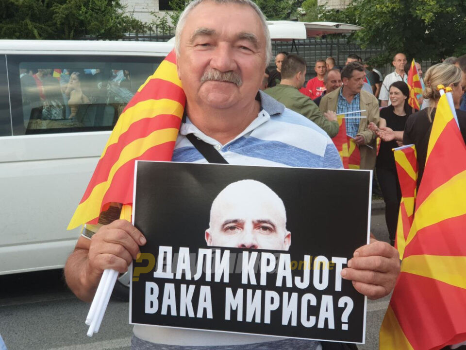 Николоски до Ковачевски: Не ли мислите дека е време за предвремени парламентарни избори?