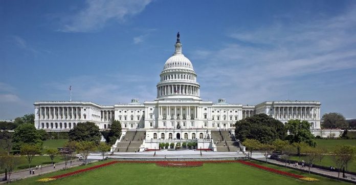 Маж се самоуби пред зградата на американскиот Конгрес