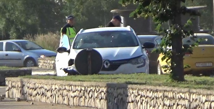 Автомобил се заби во ѕид во Делчево, двајца повредени итно пренесени на Ургентно во Скопје