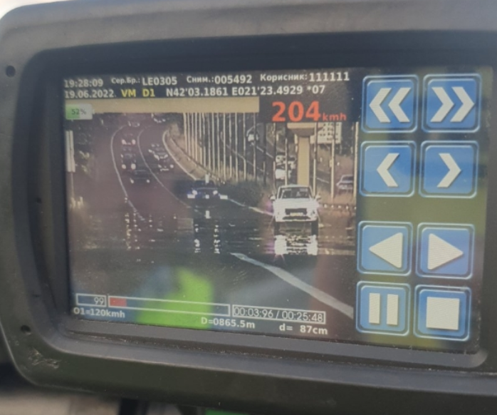 Фатен на радар со 204 км/ч, казнети 143 возачи за брзо возење на автопат Куманово – Скопје – Велес