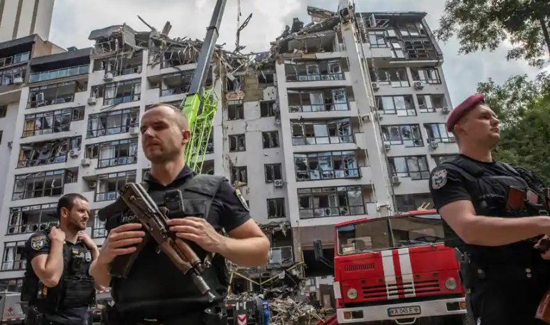 Москва: Погодивме фабрика за оружје, лага е дека гранатиравме станбена зона во Киев