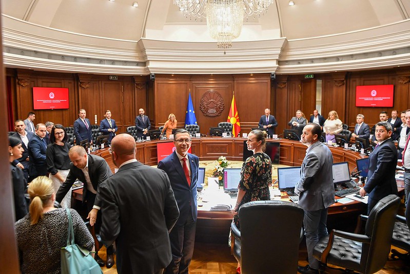 Срамна е одлуката на антимакедонската влада да не присуствуваа на отворањето на македонскиот културен клуб  во Благоевград.