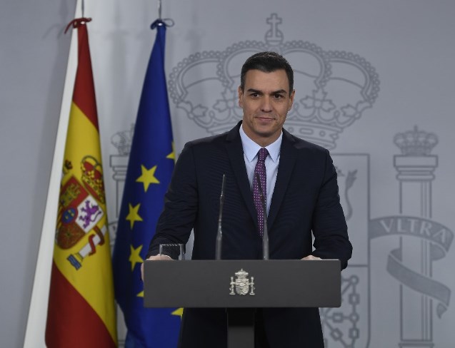 Шпанскиот премиер на враќање од Србија накратко ќе помине и во Скопје