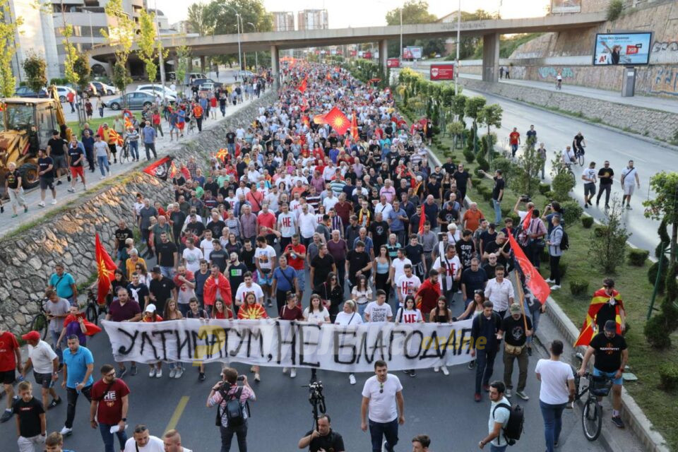 Можно е ВМРО-ДПМНЕ да ја поддржи Беса за протести
