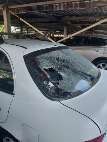 Искршени околу 20 автомобили во катна гаража во Скопје