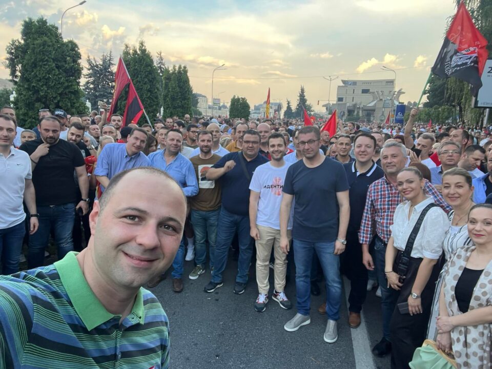 Мисајловски со порака од сенародниот протест: Македонија пред сè и над сè!