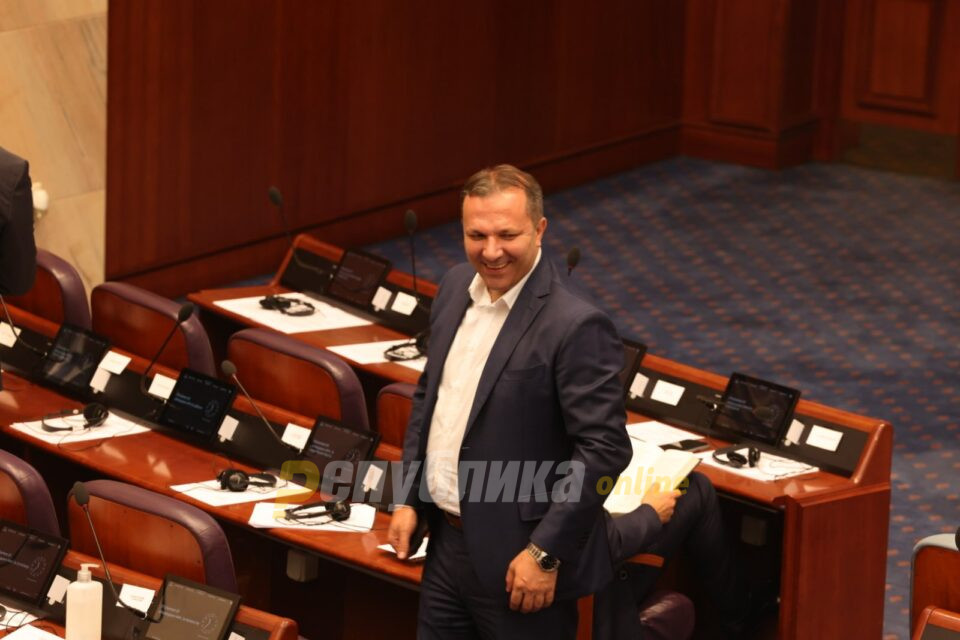 Виновни за хаосот со документите биле техничките министри од ВМРО-ДПМНЕ, СДСМ со законски измени ќе го решавале проблемот