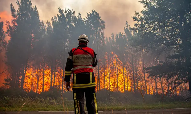 Пожарникар пироман подметнувал пожари во Франција заради „адреналин“ и “општествено прознание“