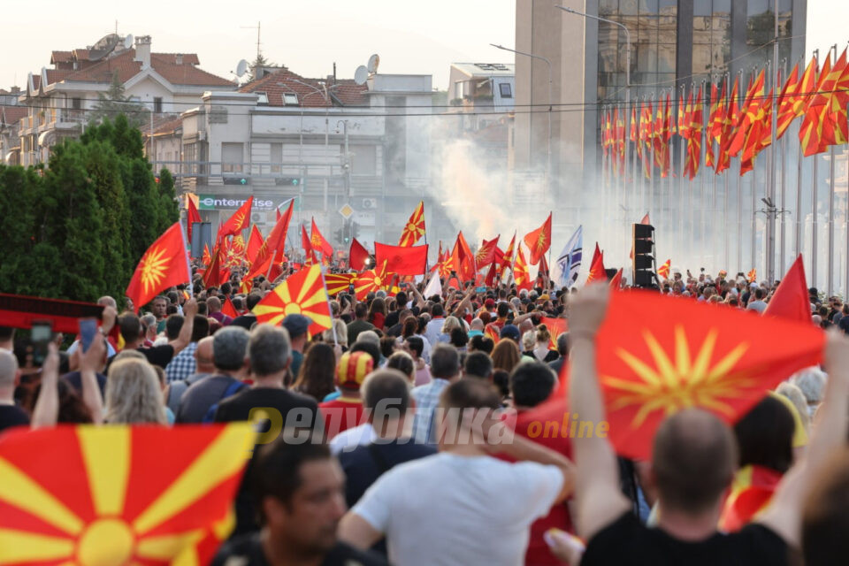 Продолжува да паѓа рејтингот на СДСМ, а да расте на ВМРО-ДПМНЕ и на Мицкоски