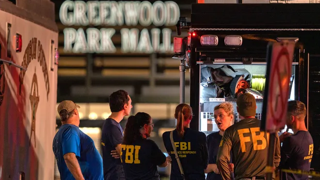Ново пукање во САД, убиени три лица додека јаделе во трговски
