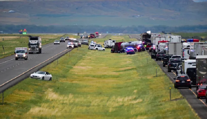 Тешка сообраќајна незгода во САД: Се судриле 21 возило, шест лица го загубиле животот