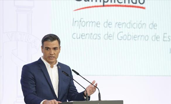 Шпанскиот премиер ги повика функционерите и вработените во приватниот сектор да ги извадат вратоврските за да штедат