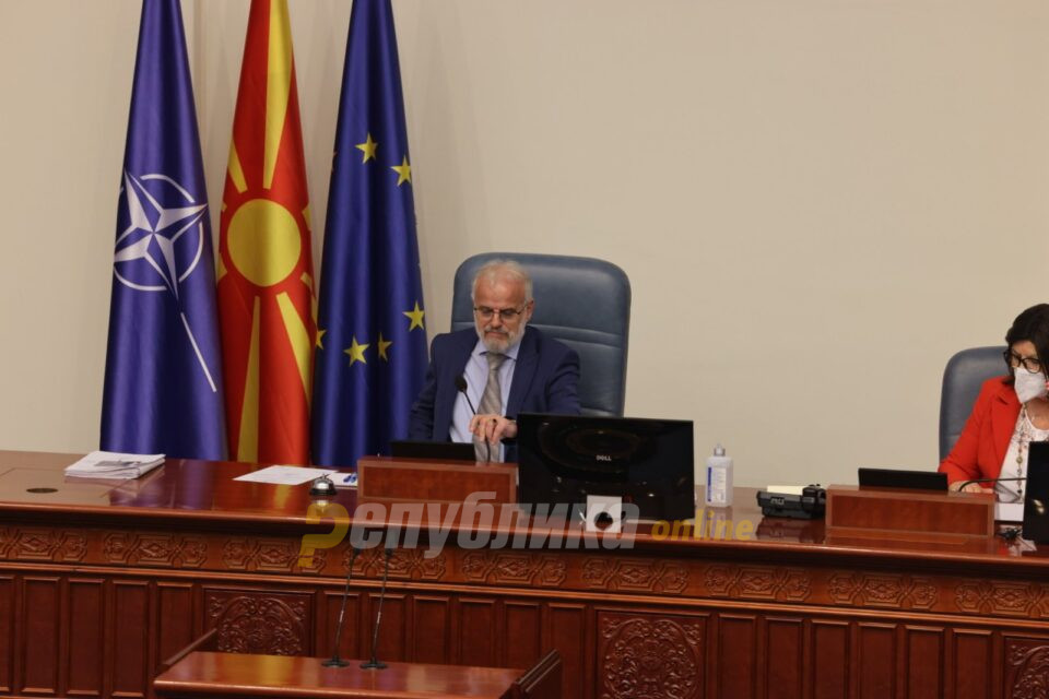 Џафери ја прими иницијативата за референдум на ВМРО-ДПМНЕ, денеска се очекува да се изјасни дали е уредна