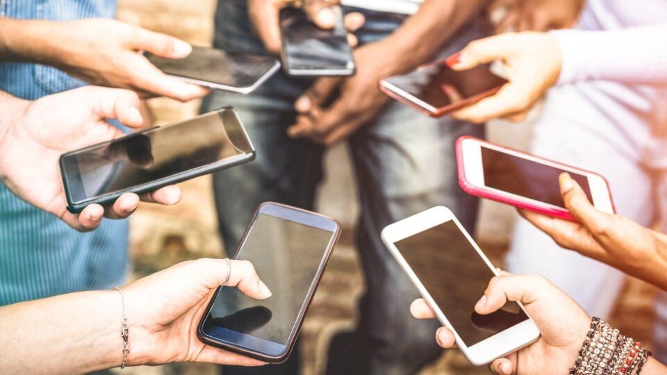 Намалена продажбата на мобилни телефони во светот