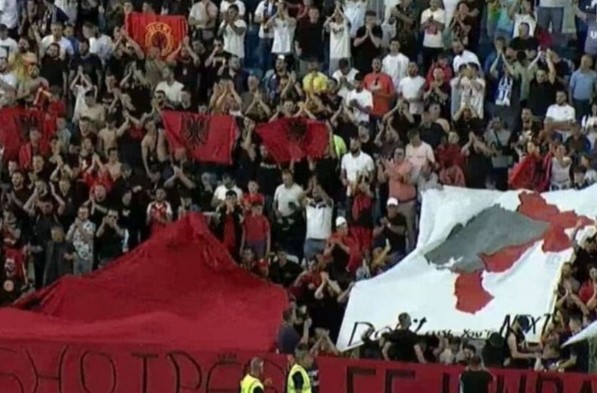 Скандал во Приштина: Карта со „искината“ Црна Гора, знамиња на УЧК и порака „ти си следниот“