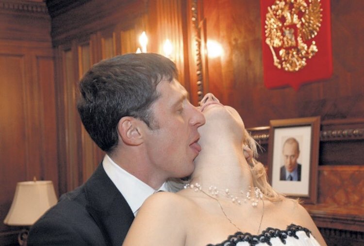 Шокантни свадбени фотографии на најблиската соработничка на Путин: Марија Захарова каква што никој не ја видел