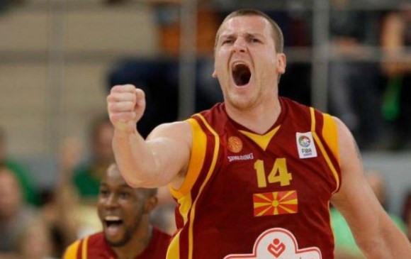Легендарниот Чековски се враќа во македонската репрезентација