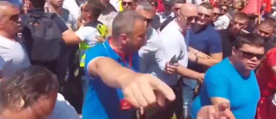 „Бегај бе, стој таму!“: Видео од инцидентот на Мечкин Камен кога партиското обезбедување на СДСМ се судри со народот