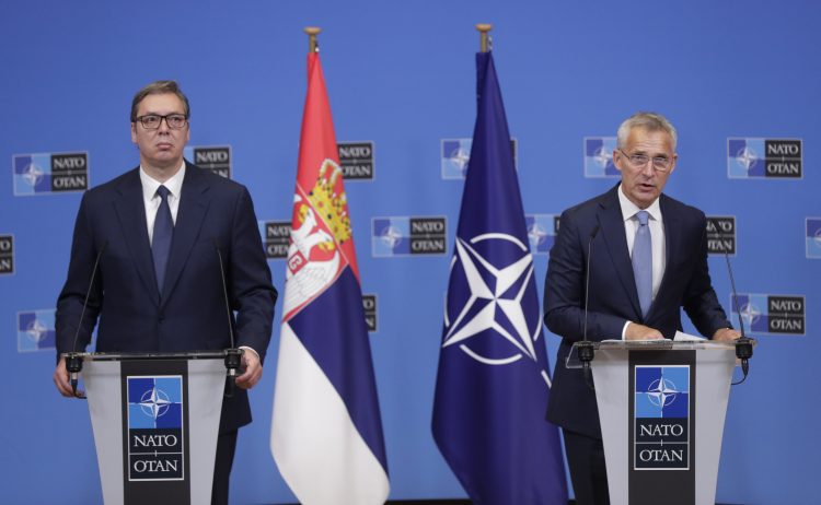 Столтенберг: НАТО е подготвен да интервенира на Косово ако е потребно