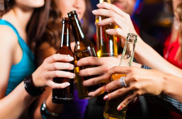 Во Велешта и Велгошти точеле алкохол на малолетници
