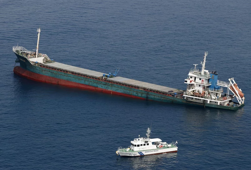 Се судрија танкер за хемикалии и товарен брод во близина на Јапонија