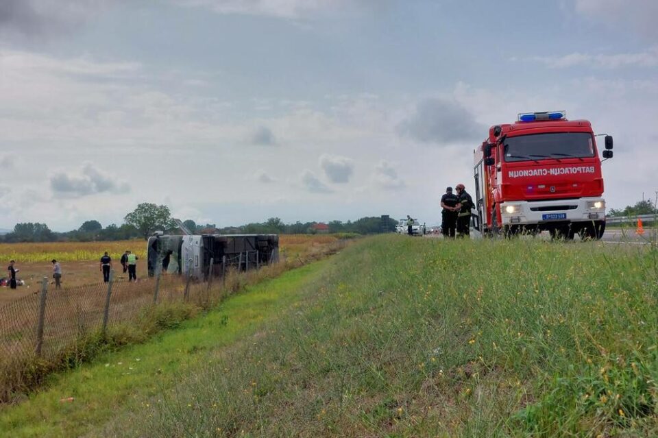 Возачот се жалел пред несреќата: Патник од автобусот кој се преврте кај Лесковац открива нови детали