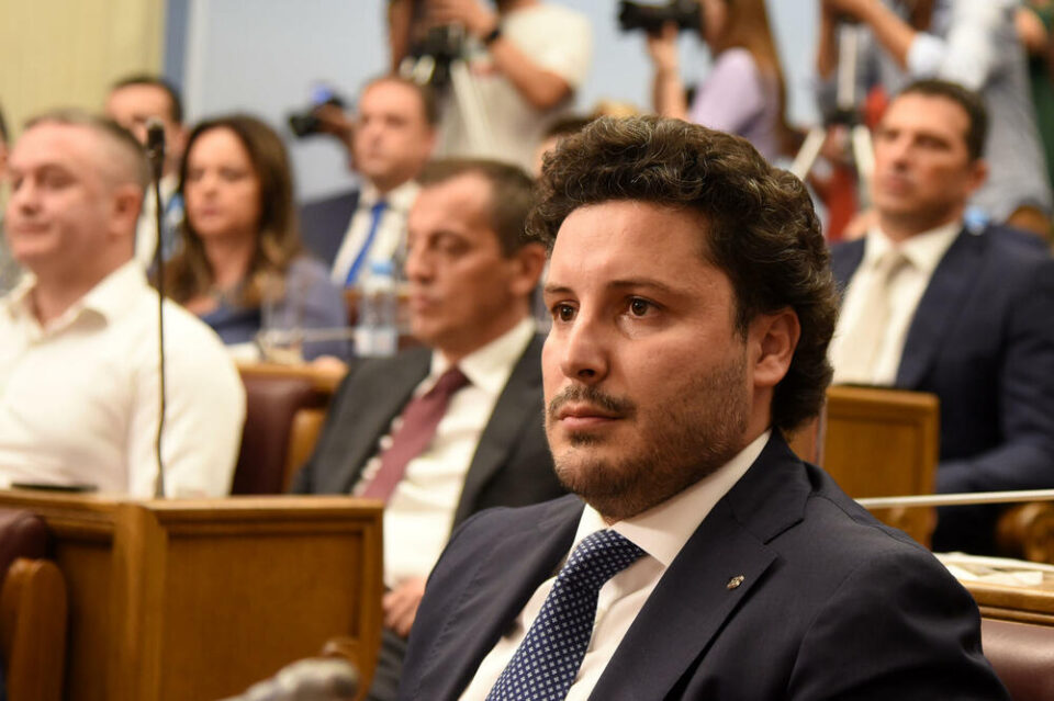 Абазовиќ: Најважно е Ѓукановиќ повеќе да не е претседател на Црна Гора