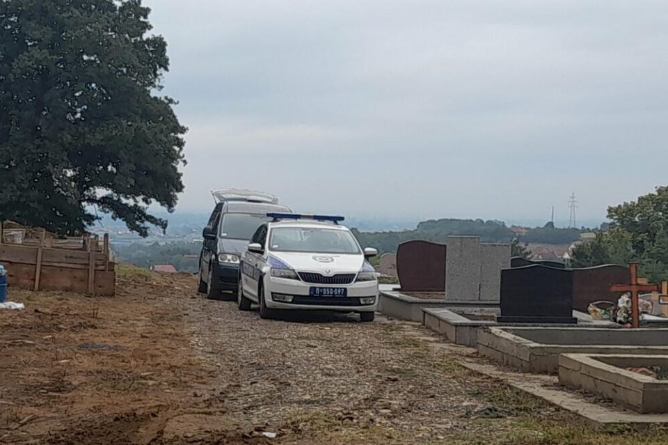 Хорор во Чачак: Во шумата до градските гробишта пронајдено изгорено тело на маж