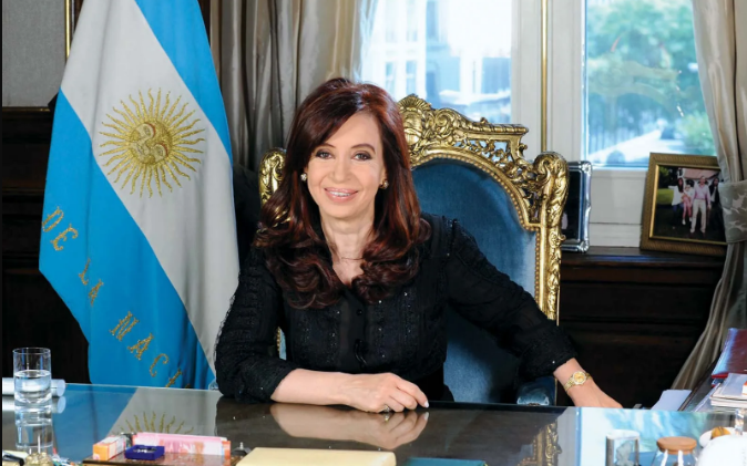 Поранешната претседателка на Аргентина соочена со казна затвор од 12 години поради корупција