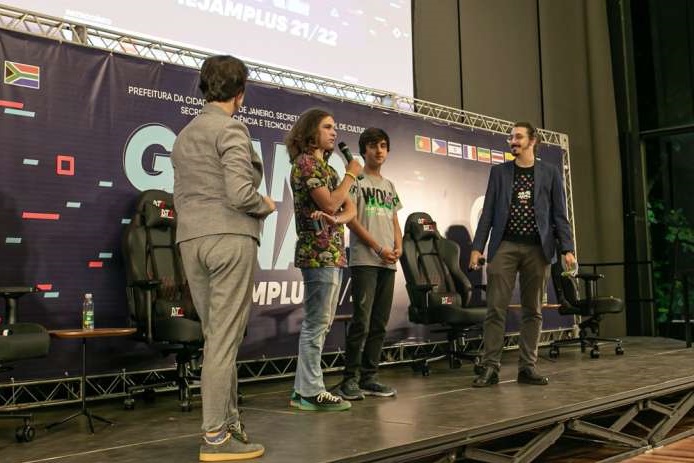 Виктор и Марио ја создадоа „најдобрата видеоигра од Европа“: Наши средношколци добија признание на натпреварување во Бразил