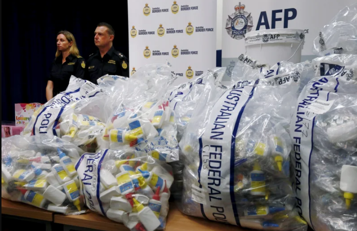 Запленети 1.800 килограми метамфетамини вредни 1,1 милијарда долари: Австралија запре пратка на дрога од Блискиот Истокдрога