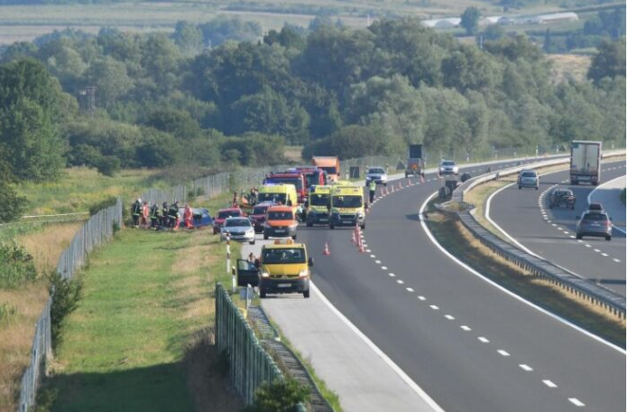 Дванаесет загинати и десетици повредени во несреќа на полски автобус во Хрватска