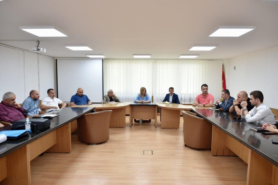Градоначалниците заеднички побарале од Град Скопје долгорочно решение за проблемот со паднати дрвја при секое посилно невреме
