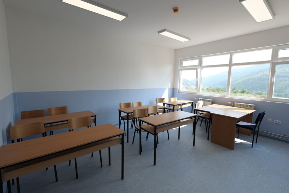 Шаќири: Интензивно вложуваме во образовна инфраструктура, Долно Блаце доби ново училиште, а во Визбегово се гради