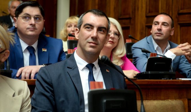Владимир Орлиќ го замени Ивица Дачиќ на функцијата претседател на Собранието на Србија