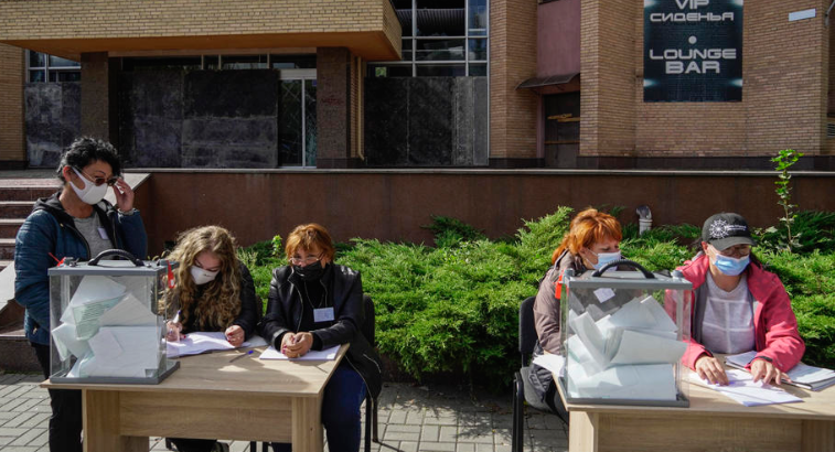 Четврти ден од референдумското изјаснување во украинските области под руска контрола