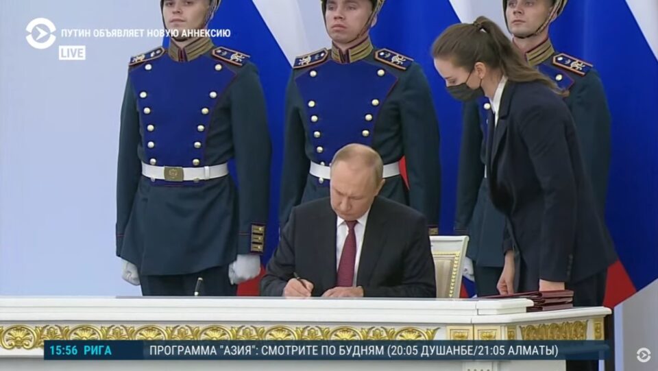 Путин ги потпиша документите за анексија на окупираните делови од Украина
