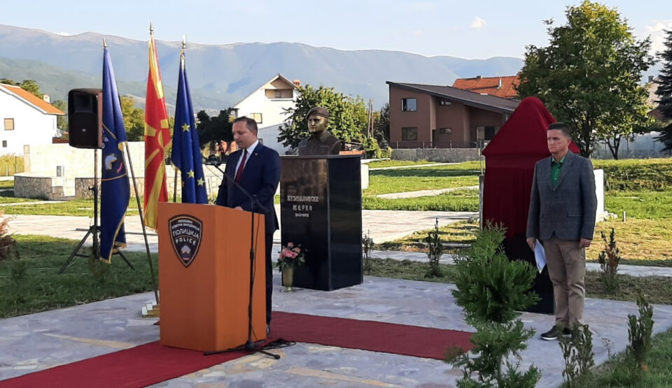 Во Брвеница откриена спомен-биста на полицаецот Дано Петрески, загинат во Долно Палчиште
